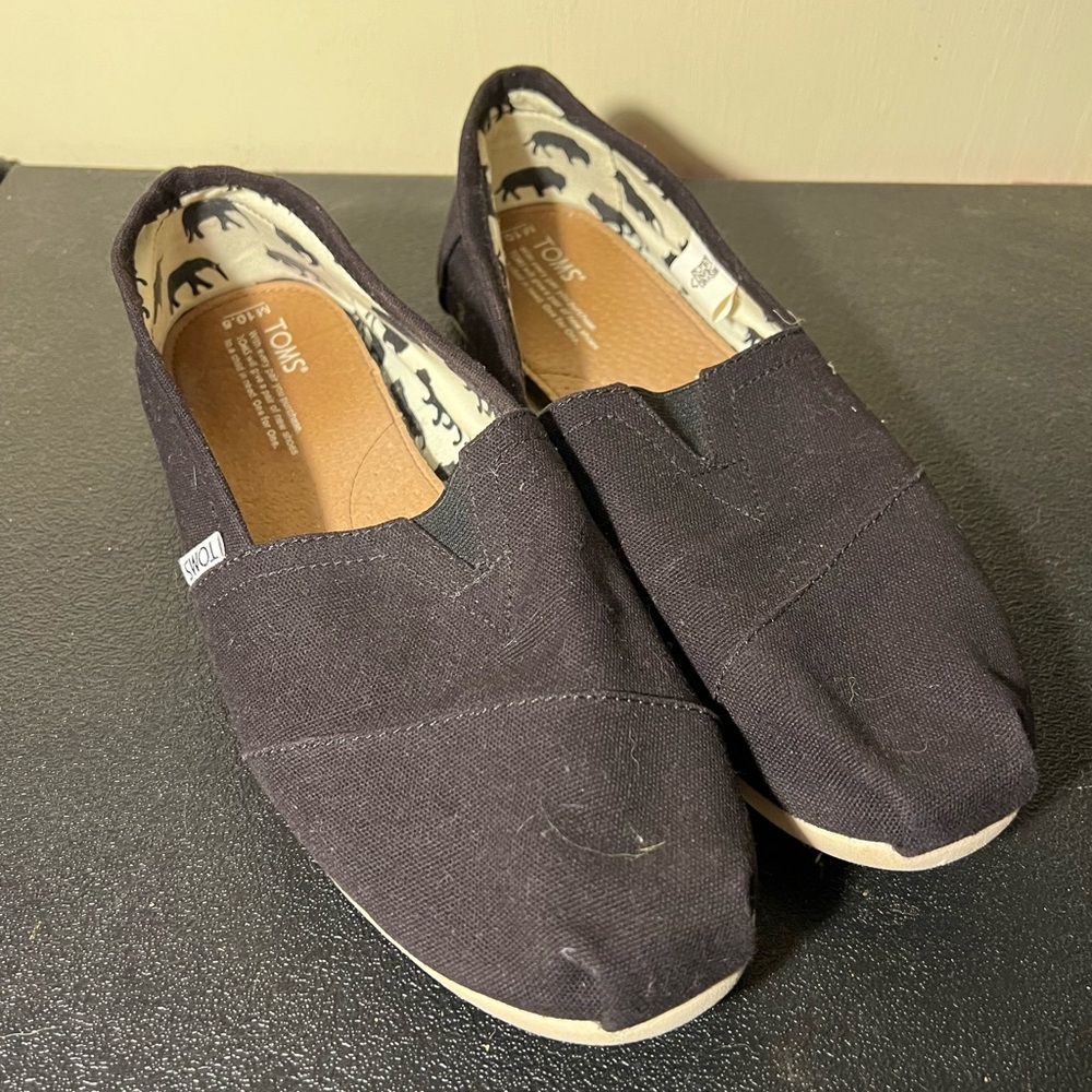 Toms Shoes